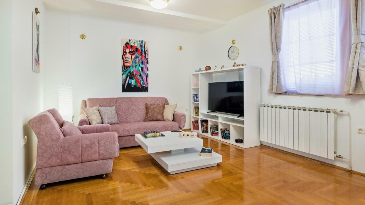 Central Apartment Smiley - Free Parking Zagreb Bagian luar foto